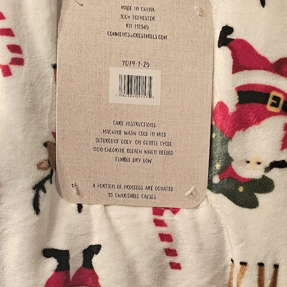 Christmas Holiday Blanket with a Make Up Bag! Santa and Reindeer Design. NWT.
